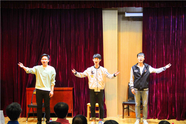 2017042614280410.jpg “小舞台·大梦想”第五场汇报演出成功举行